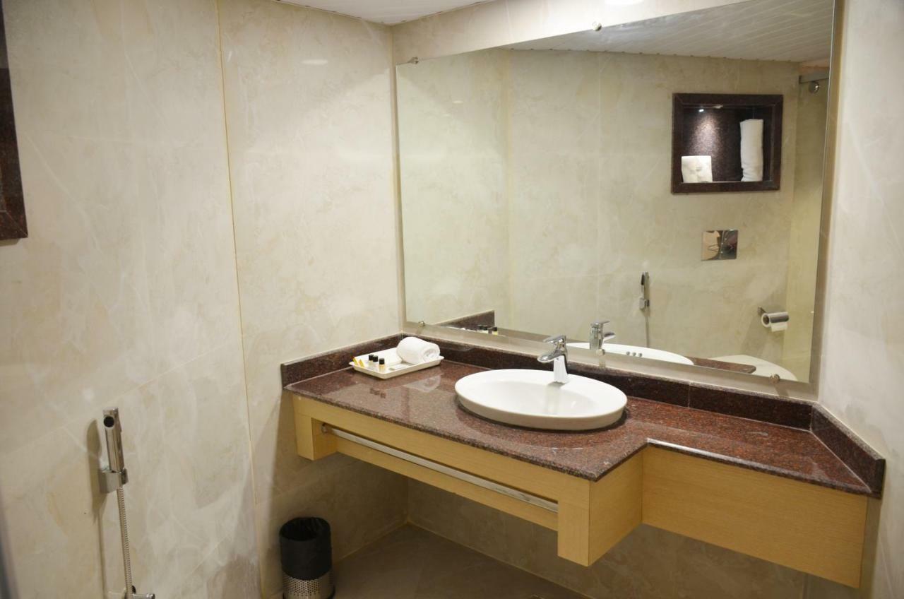 Hotel Radiance Bareilly Exterior foto